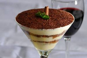 Tiramisu, uma das muitas delícias feitas com café. 